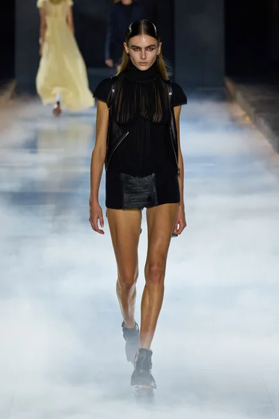 Look 33